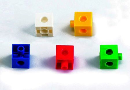 Набор соединяющихся кубиков Edx education (контейнер)